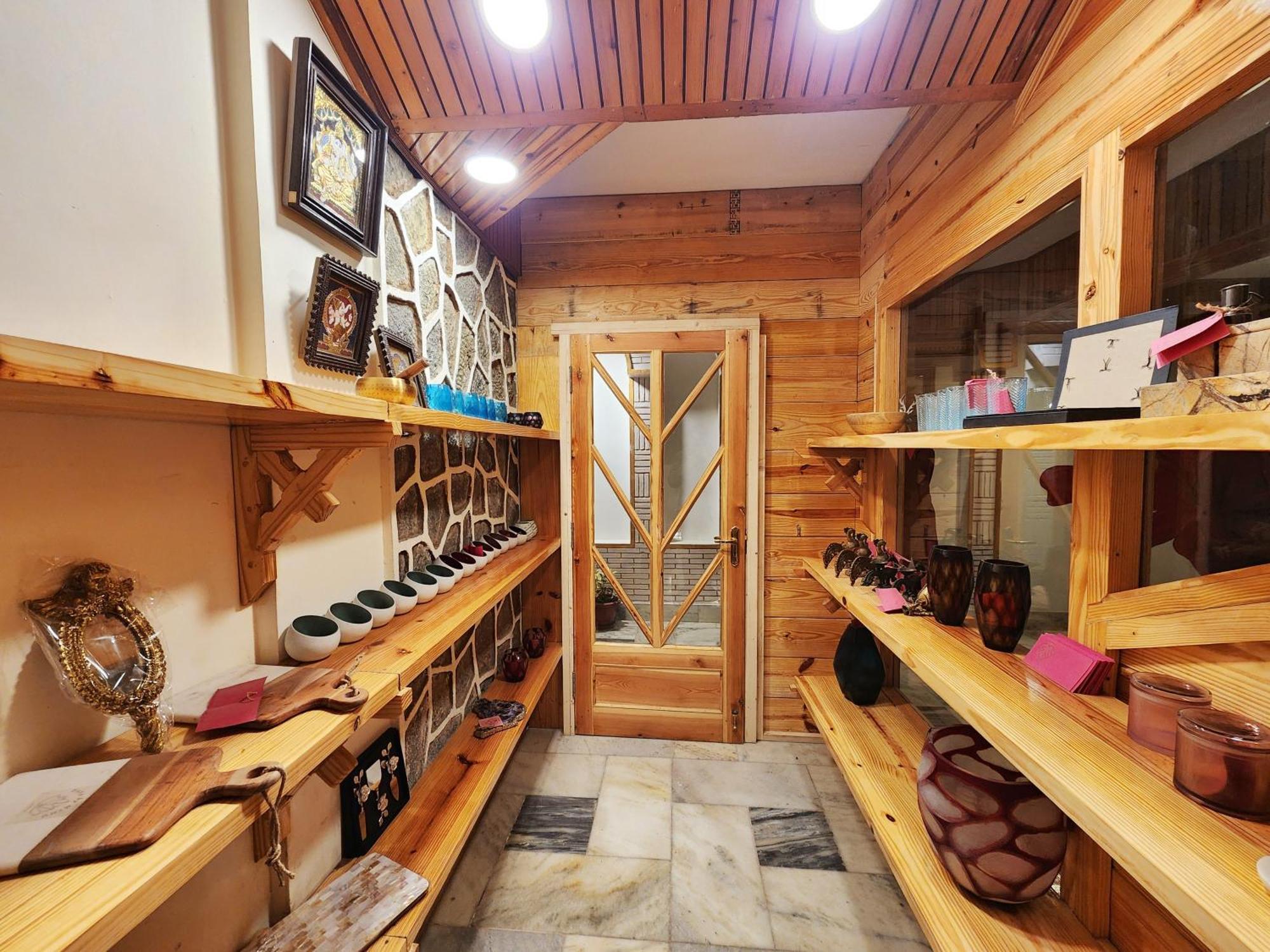 Hotel Pineview Shimla Luaran gambar