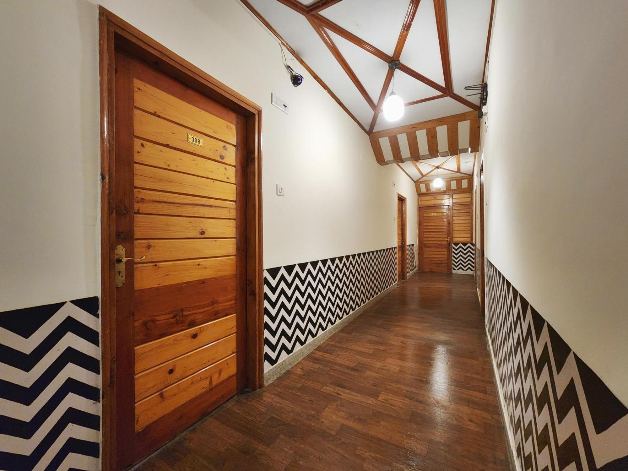Hotel Pineview Shimla Luaran gambar