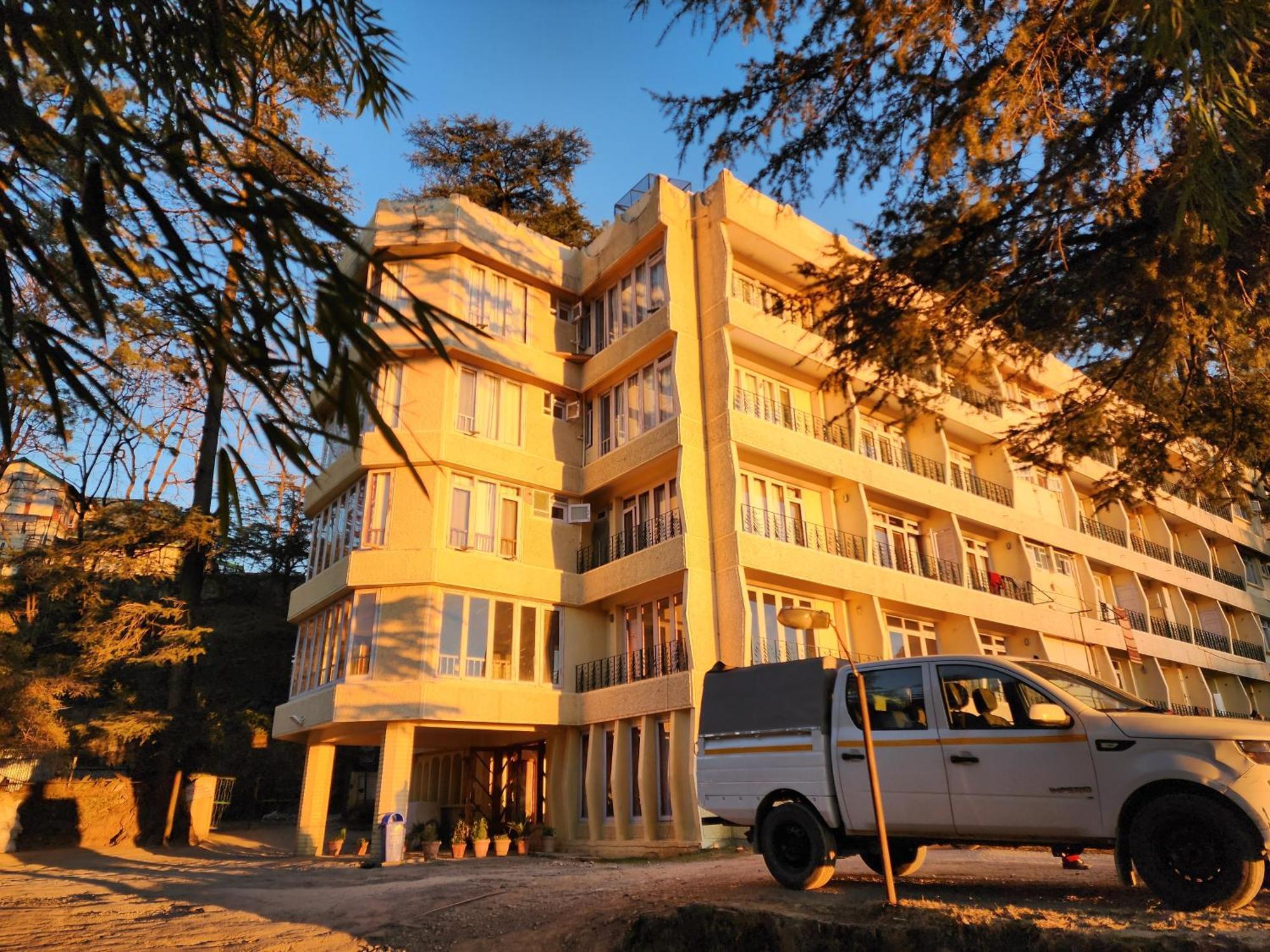 Hotel Pineview Shimla Luaran gambar