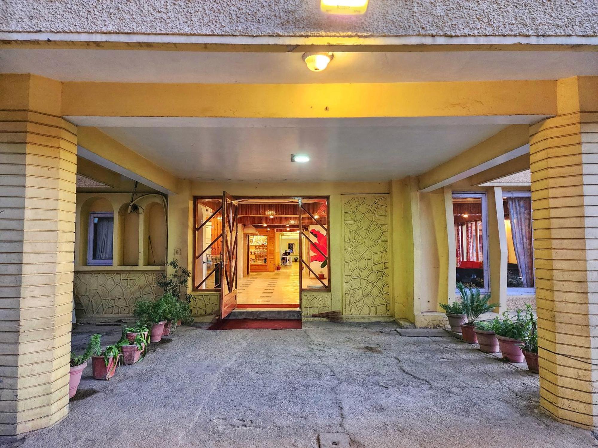 Hotel Pineview Shimla Luaran gambar