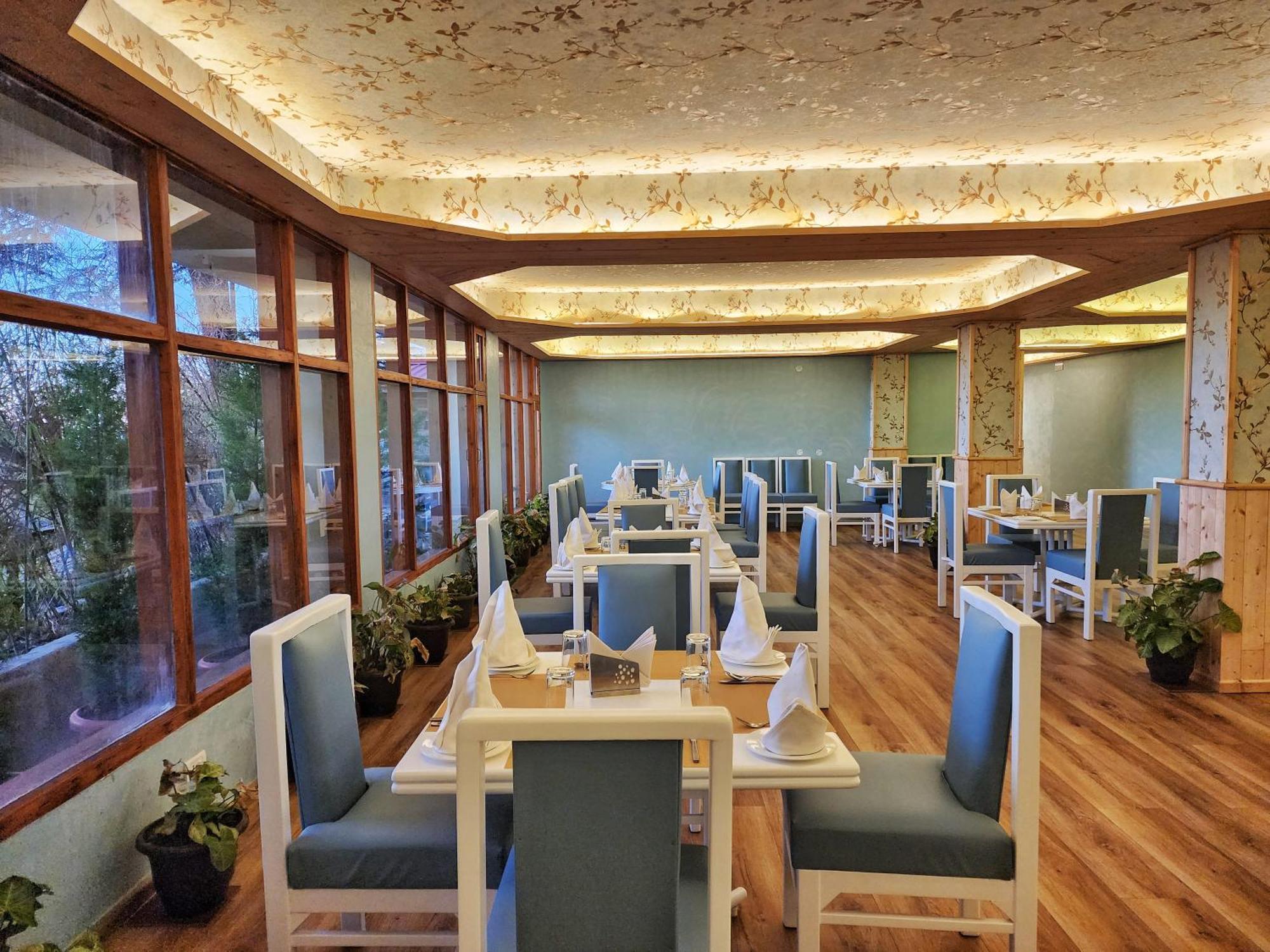 Hotel Pineview Shimla Luaran gambar