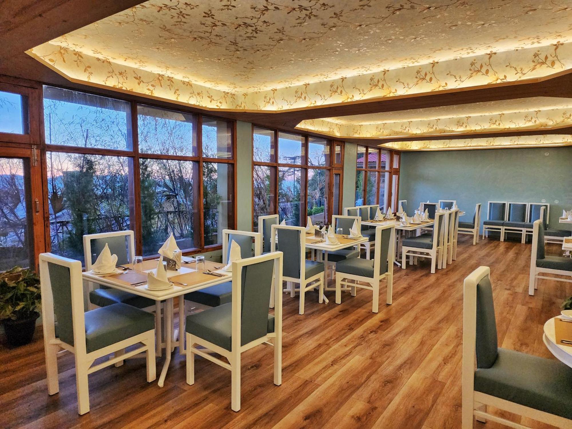 Hotel Pineview Shimla Luaran gambar