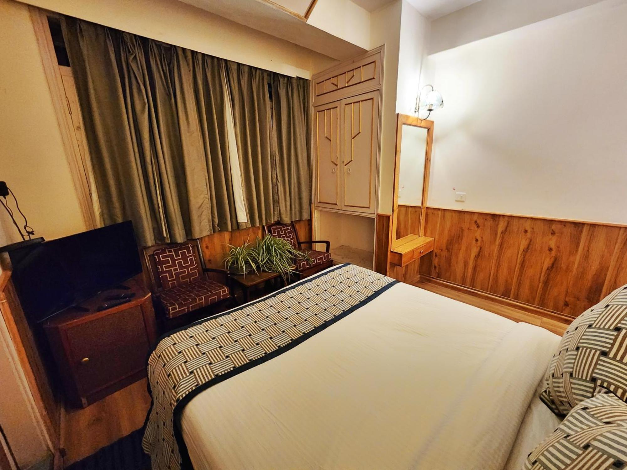 Hotel Pineview Shimla Luaran gambar