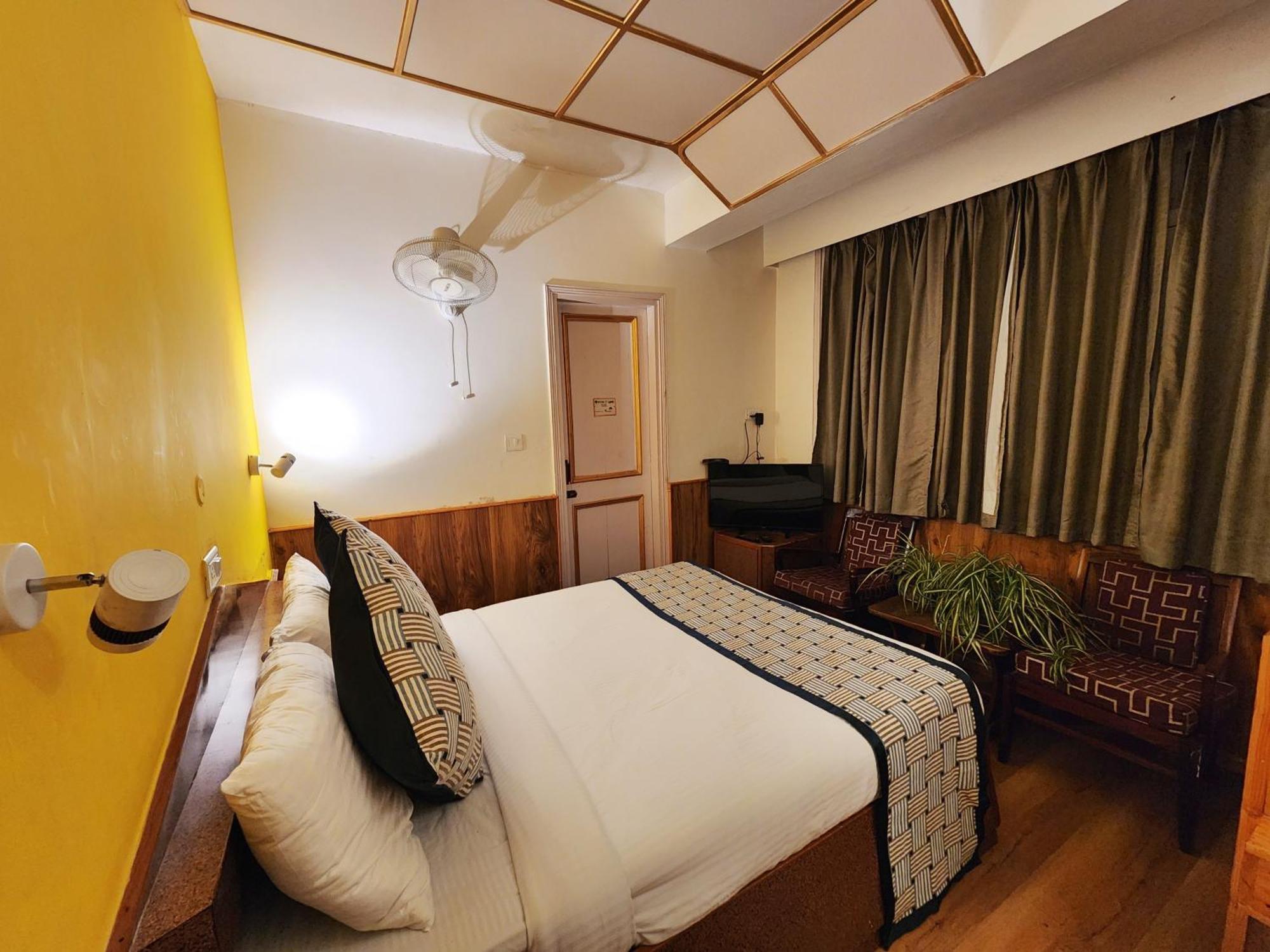 Hotel Pineview Shimla Luaran gambar