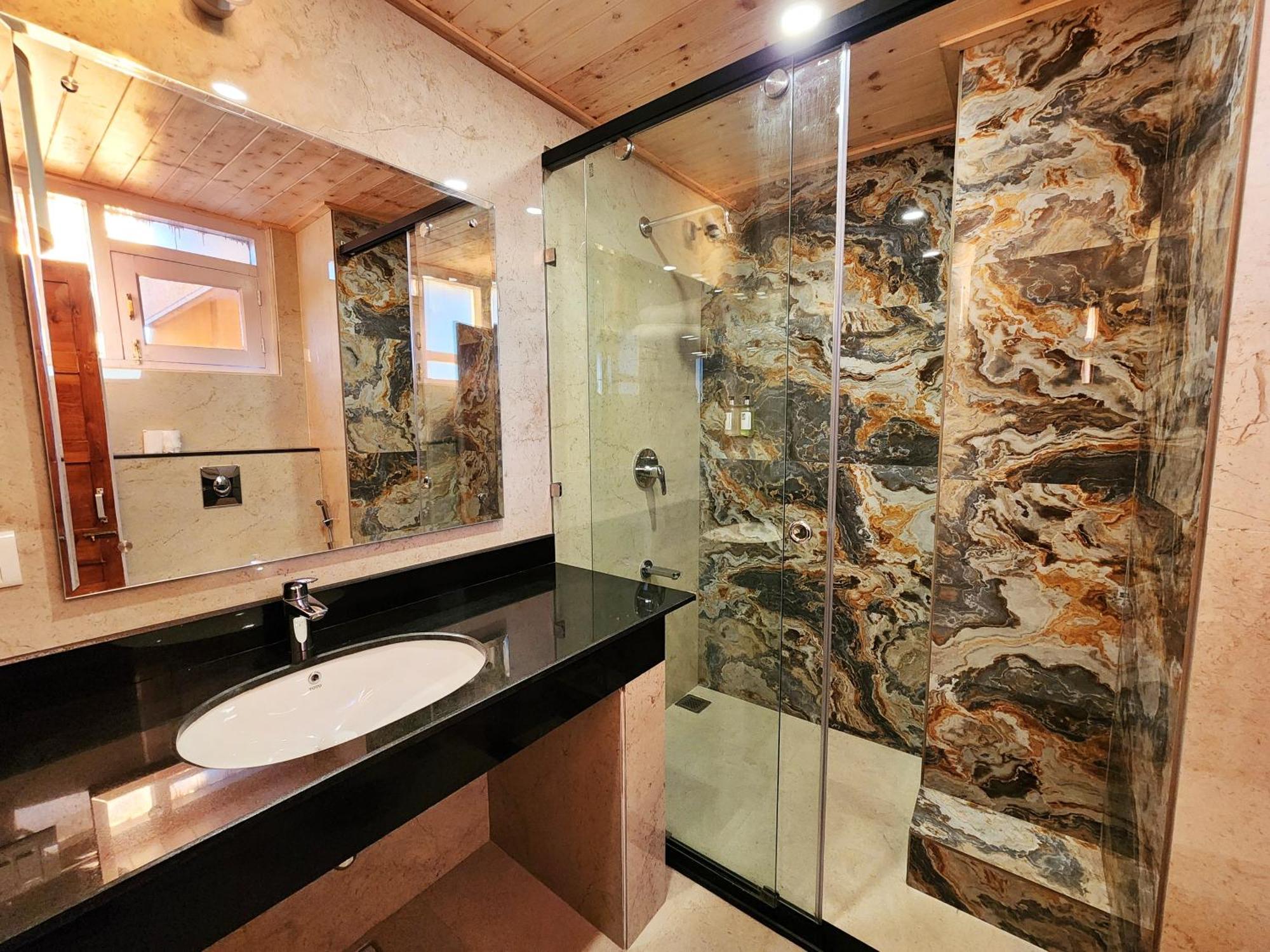 Hotel Pineview Shimla Luaran gambar