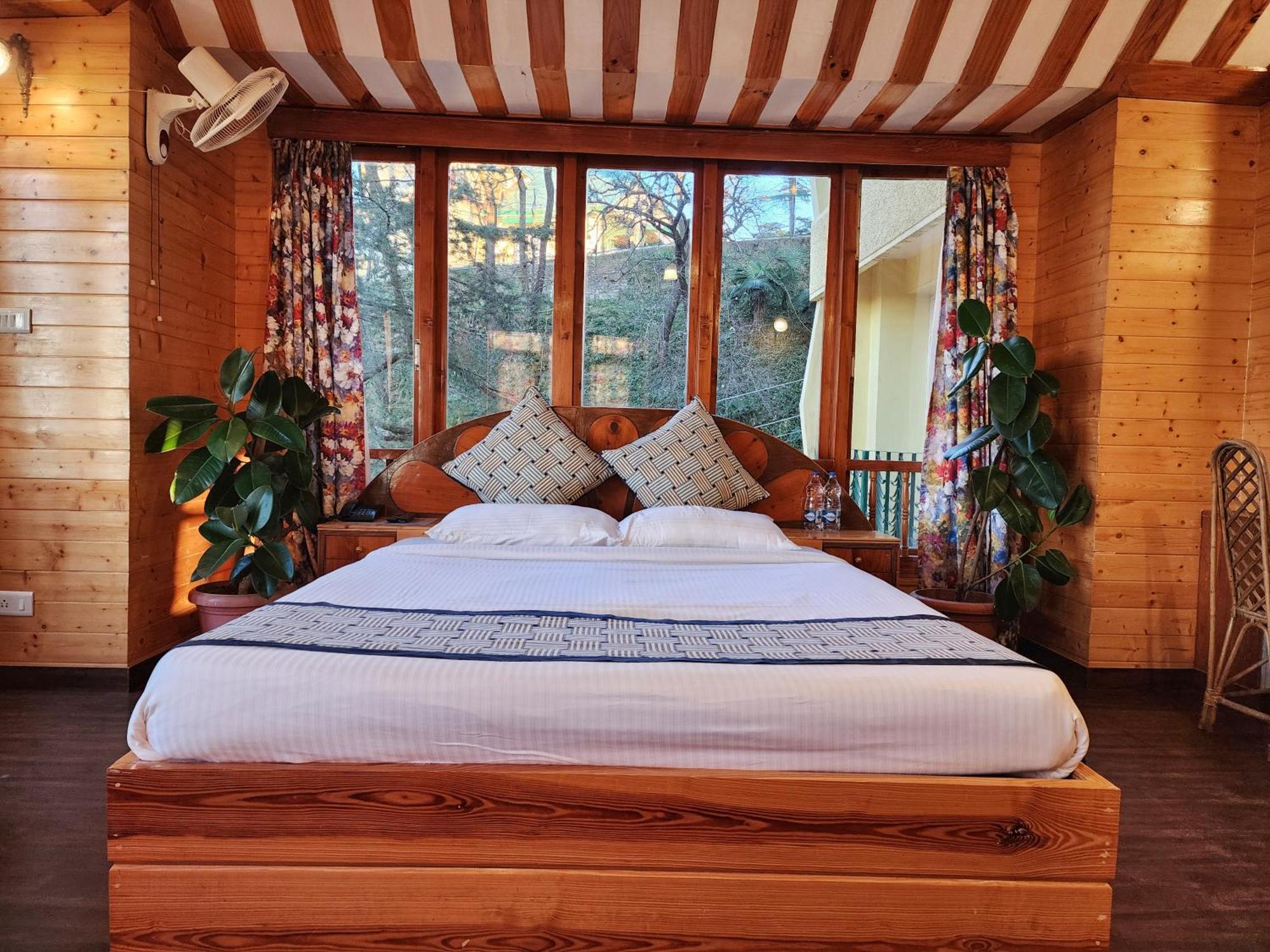 Hotel Pineview Shimla Luaran gambar
