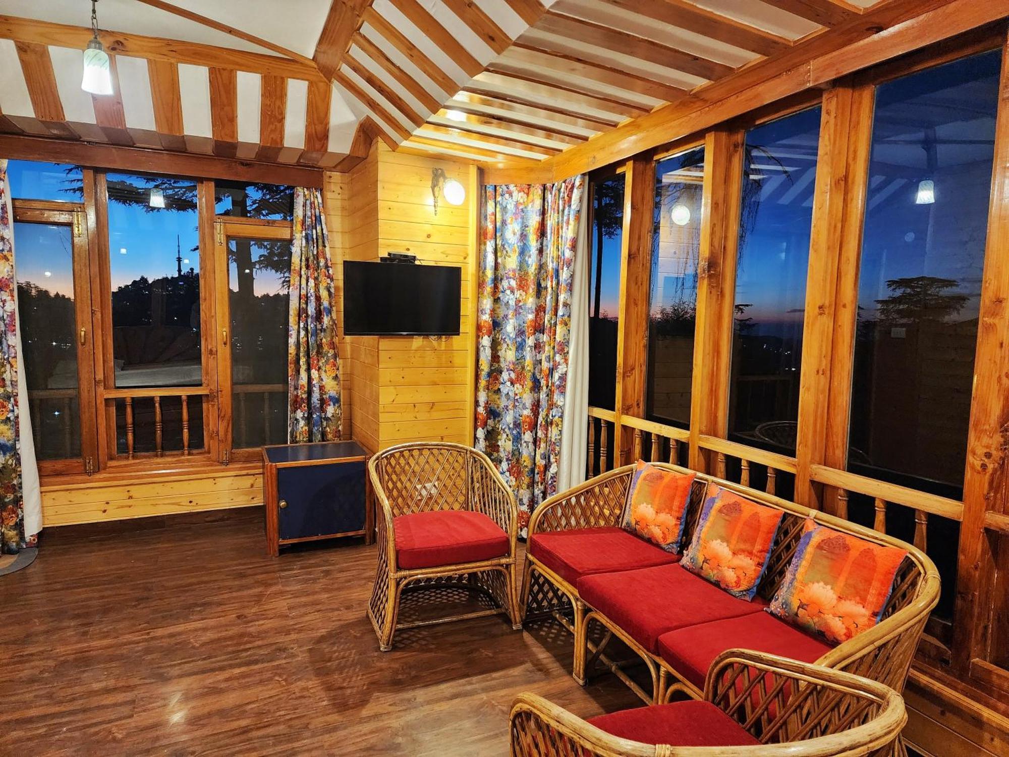 Hotel Pineview Shimla Luaran gambar