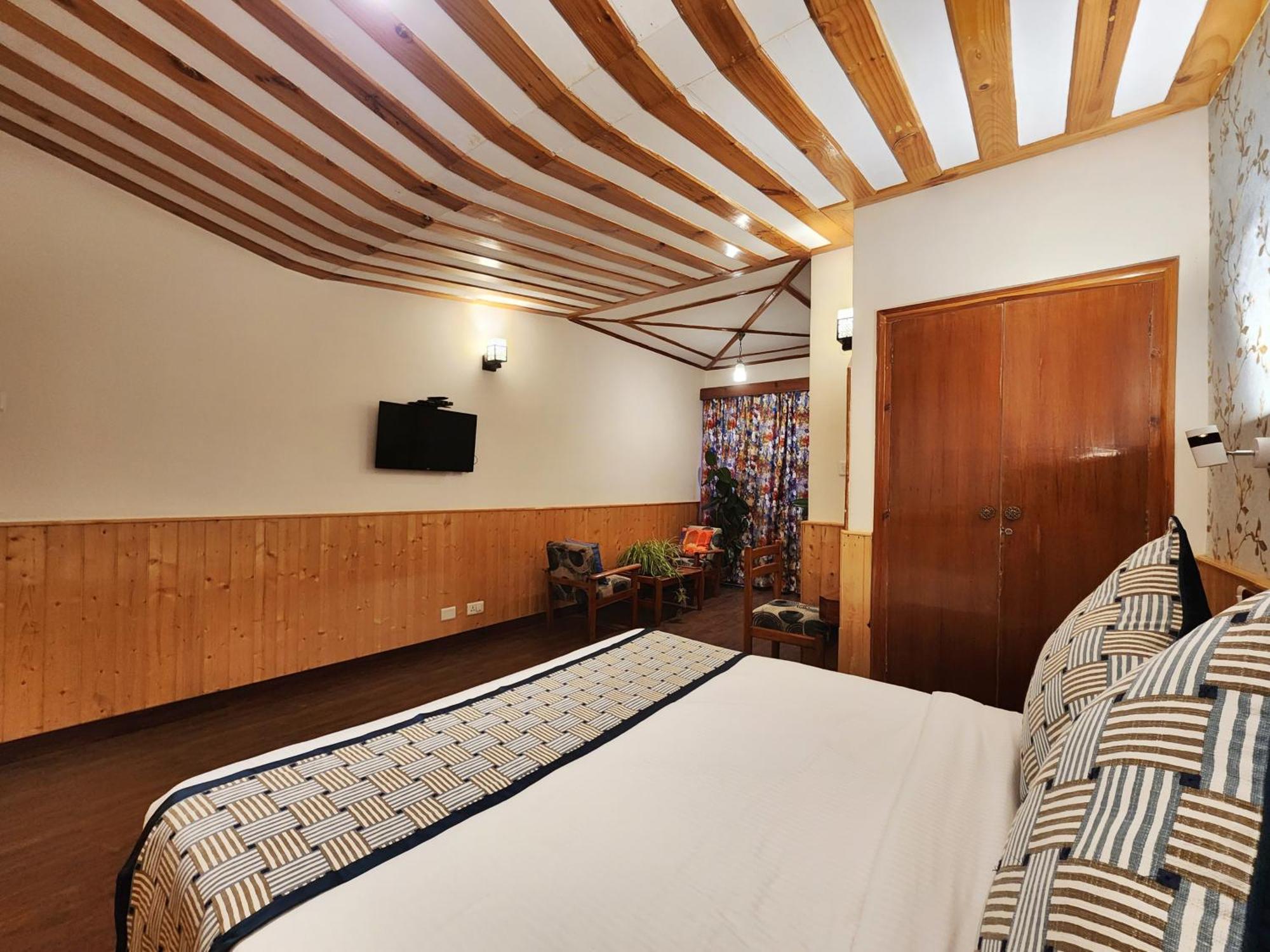 Hotel Pineview Shimla Luaran gambar