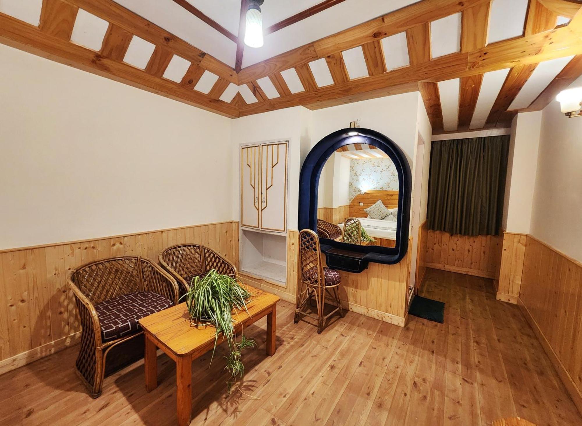 Hotel Pineview Shimla Luaran gambar